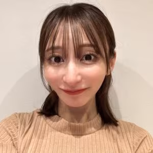 足立友梨 - 